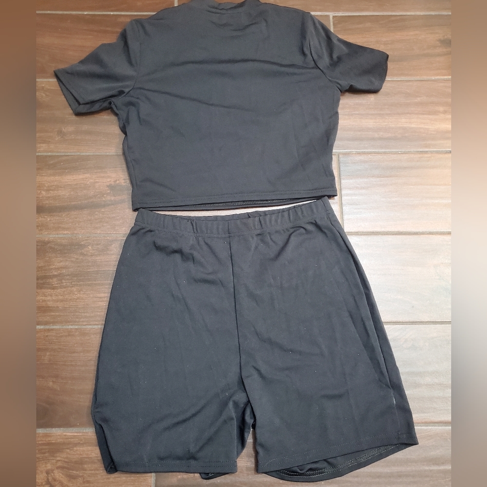 Athletic set size L biker shorts and short sleeve Mock crop short sleeve…